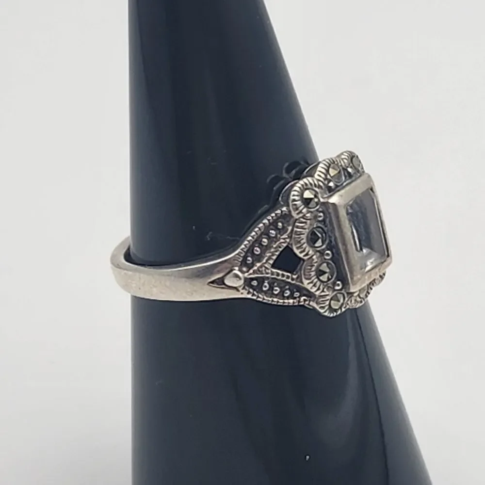 Sterling Silver Clear Quartz & Marcasite Ring (6.75)